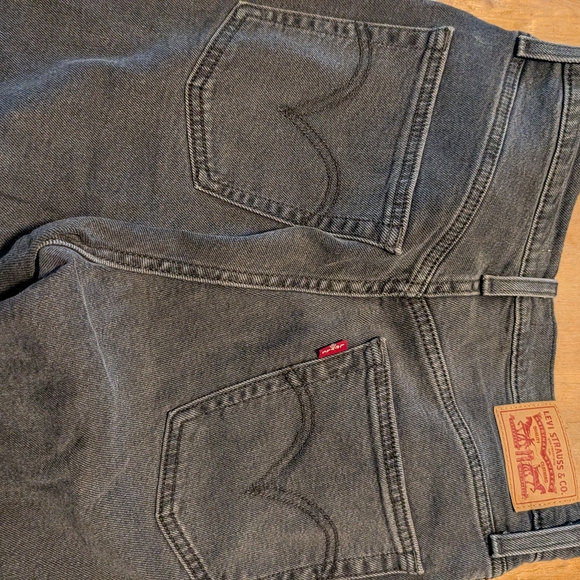 Levi's  Ribcage Straight-Leg Jeans - Picture 9 of 9
